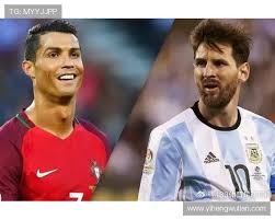 两张合影，一张和老乡一张和金靴。赛前法比奥说这场...